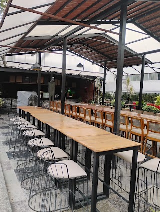 Luno Lounge Bar and Kitchen