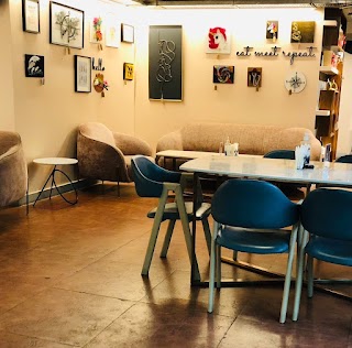 Cravery Cafe