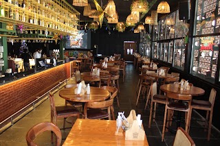 Roast N Toast - Lounge | Bar | Kitchen